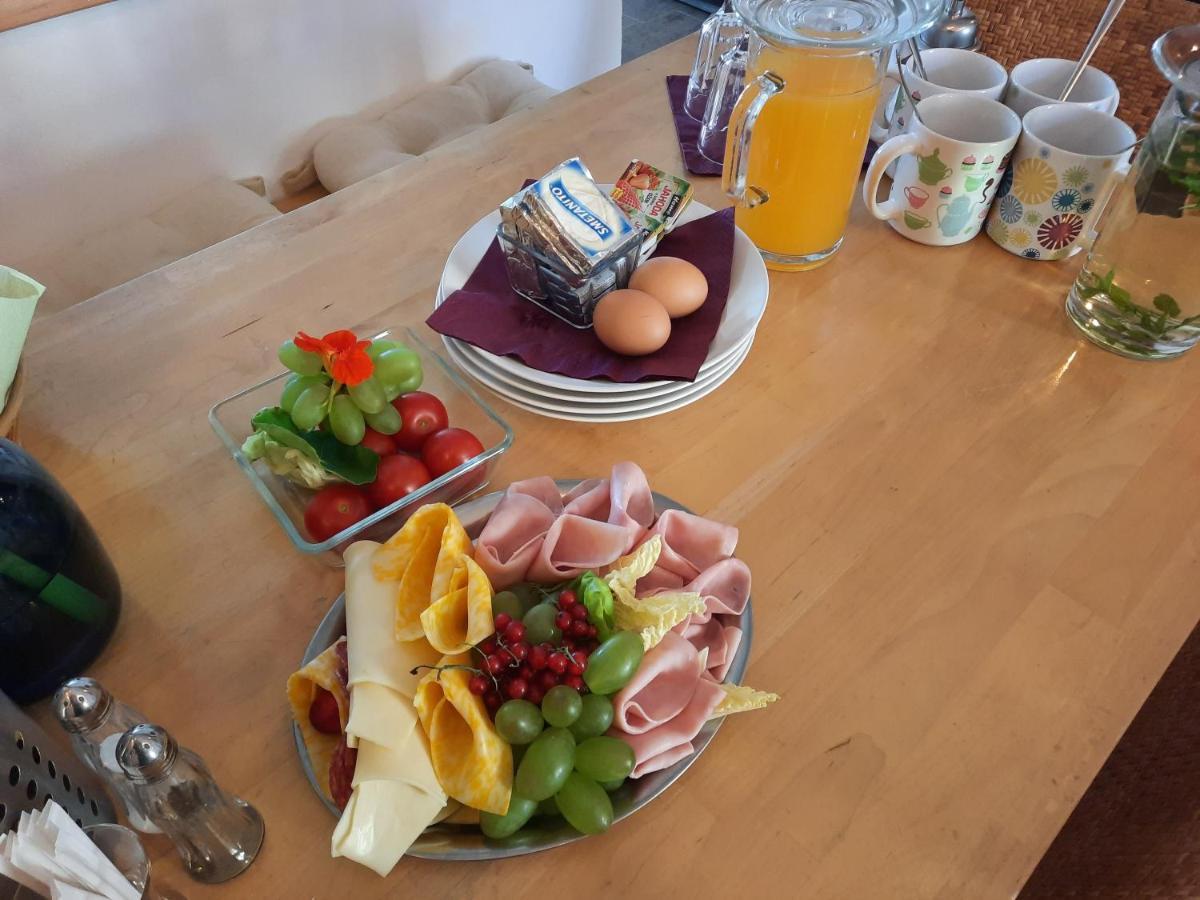 Penzion Zahrada Nad Rekou, Restaurace A Kavarna - Parkovani Gratis Zlatá Koruna Zewnętrze zdjęcie