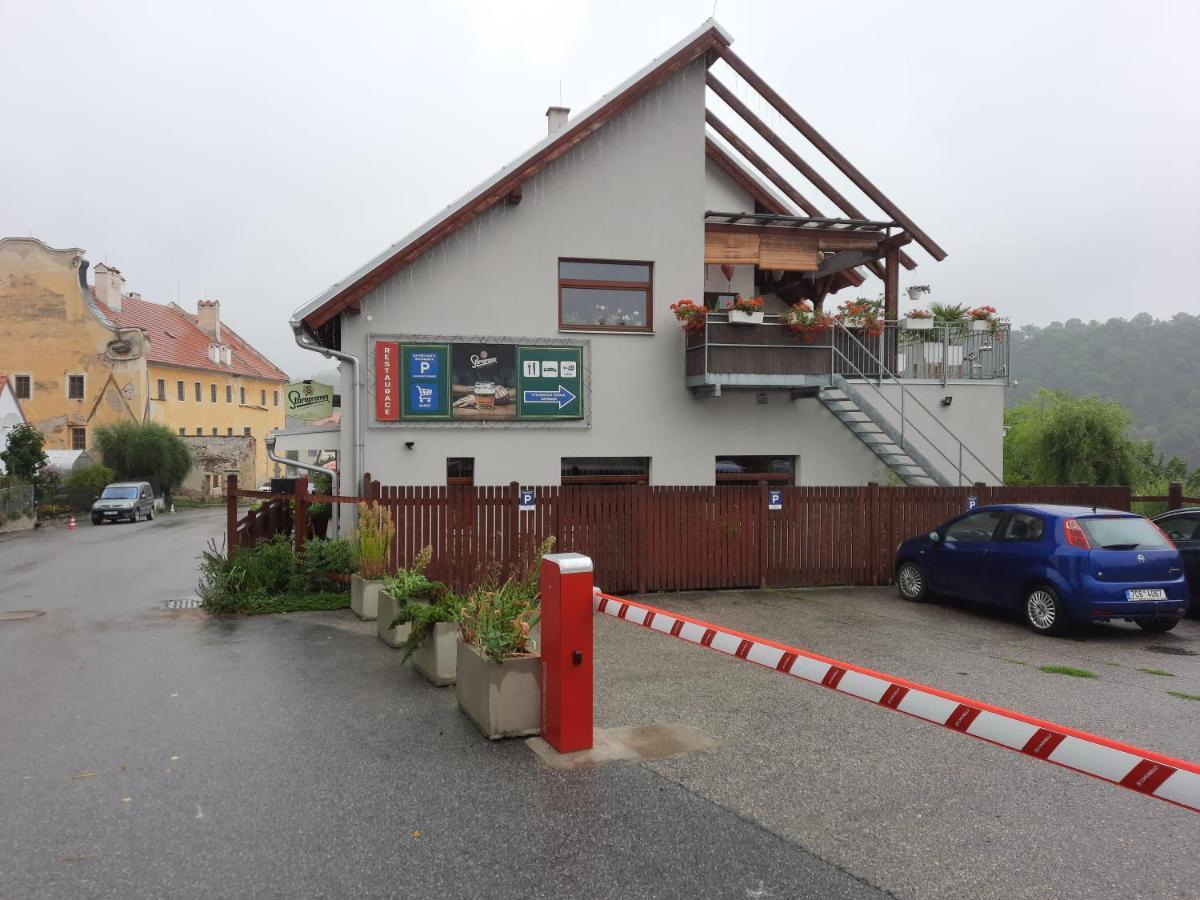Penzion Zahrada Nad Rekou, Restaurace A Kavarna - Parkovani Gratis Zlatá Koruna Zewnętrze zdjęcie