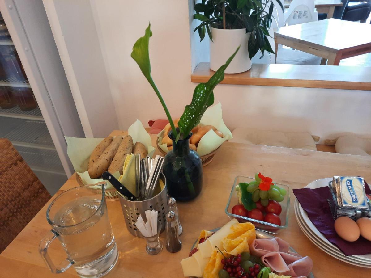 Penzion Zahrada Nad Rekou, Restaurace A Kavarna - Parkovani Gratis Zlatá Koruna Zewnętrze zdjęcie